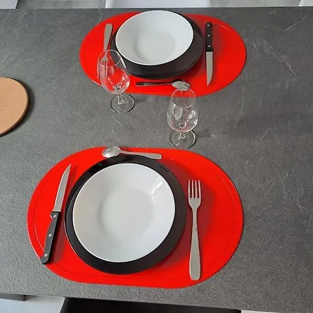 Agreable T2 Classe 3 Etoiles, Refait A Neuf, Dans Quartier Calme * Ροντέζ