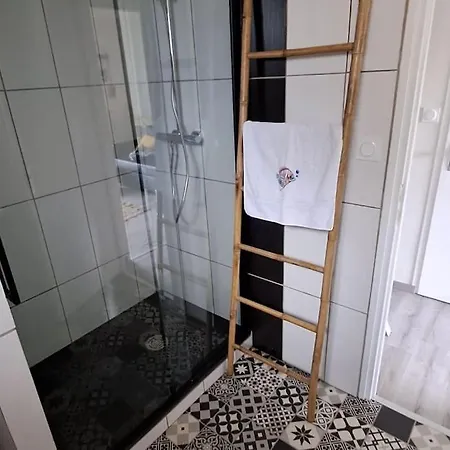 Διαμέρισμα Agreable T2 Classe 3 Etoiles, Refait A Neuf, Dans Quartier Calme Ροντέζ