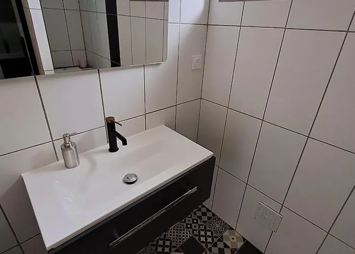 Apartamento T2 Classé 3 étoiles, Refait à Neuf, Dans Quartier Calme